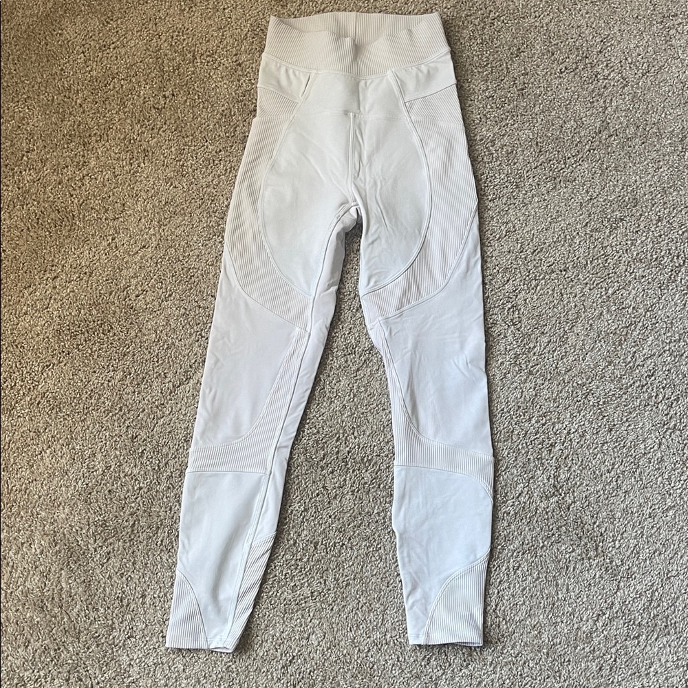 Lululemon Athletica white High-Waisted Ambition Leggings